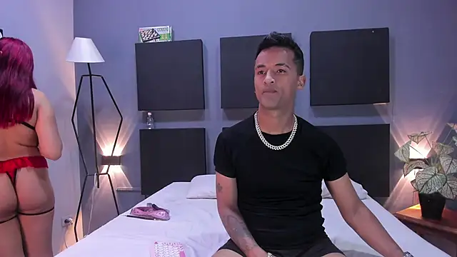 Snapshot of Nikki_and_Mayk chatting on November 16, 2025, 2:49 am Nikki and Mayk online show from November 16, 2025, 2:49 am