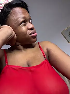 Boneca25 online show from March 5, 2026, 12:35 pm