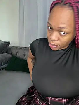 Snapshot of Boneca25 chatting on July 3, 2026, 9:05 am Boneca25 online show from July 3, 2026, 9:05 am