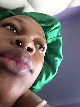 Boneca25 online show from March 16, 2026, 11:07 pm