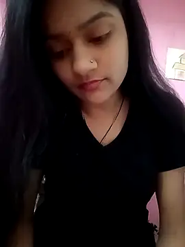 Snapshot of Tanu-00 chatting on December 3, 2025, 9:42 am Tanu-00 online show from December 3, 2025, 9:42 am