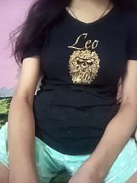 Snapshot of Tanu-00 chatting on September 24, 2025, 3:57 am Tanu-00 online show from September 24, 2025, 3:57 am