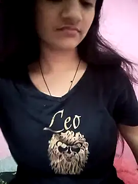 Snapshot of Tanu-00 chatting on September 24, 2025, 4:13 pm Tanu-00 online show from September 24, 2025, 4:13 pm