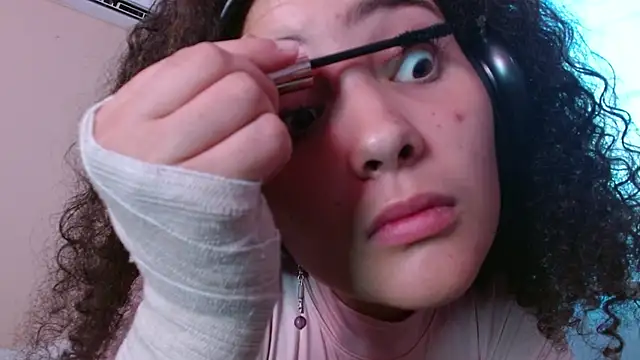 cameron cooper01 online show from January 29, 2025, 1:07 pm