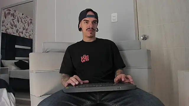 kaletattoo online show from November 12, 2025, 11:25 am