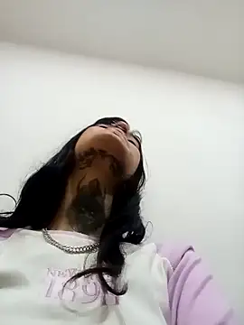 esmeralda06 online show from September 19, 2025, 2:54 pm