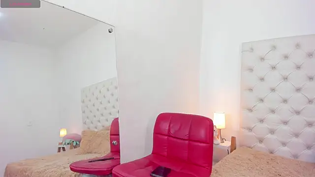 esmeralda06 online show from September 25, 2025, 2:45 pm