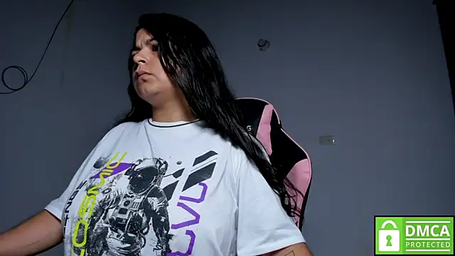 Snapshot of Little_Shaara chatting on November 1, 2025, 8:41 am Little Shaara online show from November 1, 2025, 8:41 am