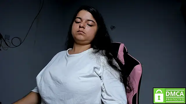 Snapshot of Little_Shaara chatting on November 21, 2025, 9:19 am Little Shaara online show from November 21, 2025, 9:19 am