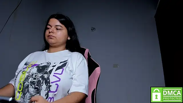 Snapshot of Little_Shaara chatting on November 28, 2025, 8:47 am Little Shaara online show from November 28, 2025, 8:47 am