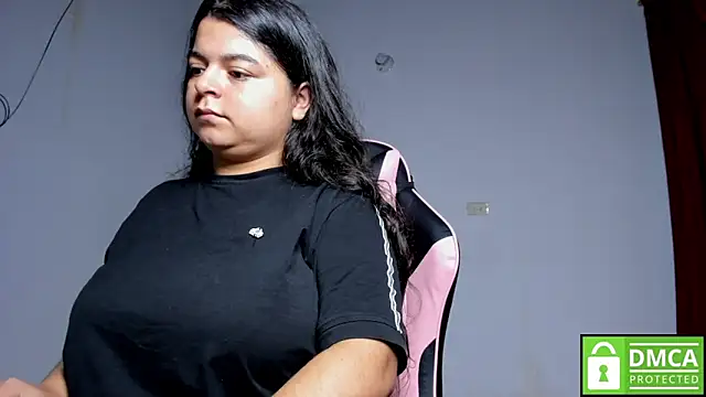 Snapshot of Little_Shaara chatting on October 30, 2025, 8:45 am Little Shaara online show from October 30, 2025, 8:45 am