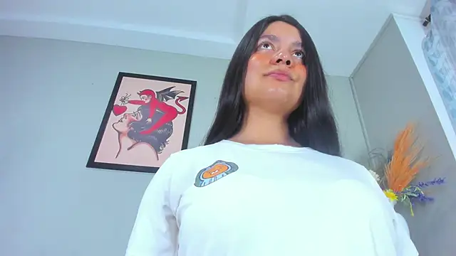 evaa greey online show from November 6, 2025, 8:02 pm