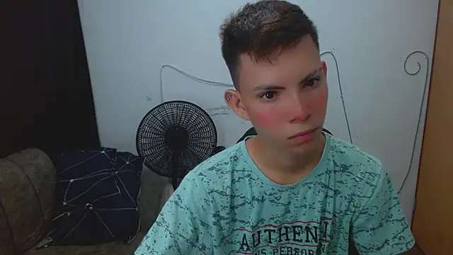 Alexxx lov online show from April 15, 2026, 12:53 pm