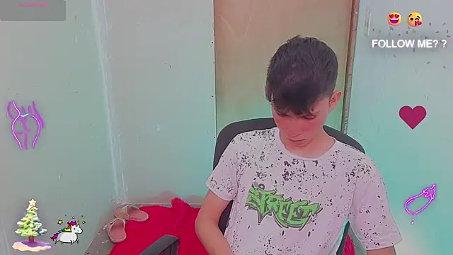 Snapshot of Alexxx_lov chatting on February 5, 2026, 12:34 pm Alexxx lov online show from February 5, 2026, 12:34 pm