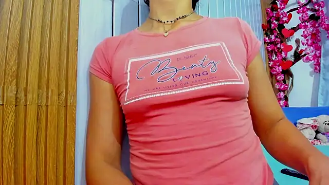 Snapshot of vicky__skinny_1 chatting on March 1, 2025, 3:32 am vicky skinny 1 online show from March 1, 2025, 3:32 am