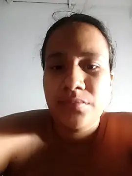 Snapshot of sol_miluna2 chatting on October 9, 2025, 5:52 am sol miluna2 online show from October 9, 2025, 5:52 am