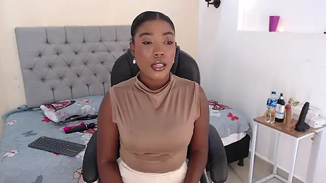 Dakkota Fox online show from November 6, 2025, 8:02 pm