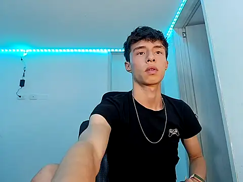 Snapshot of Juanmres chatting on October 11, 2025, 3:29 am Juanmres online show from October 11, 2025, 3:29 am