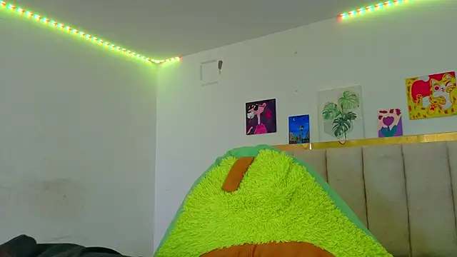 Juanmres online show from July 14, 2026, 6:03 pm