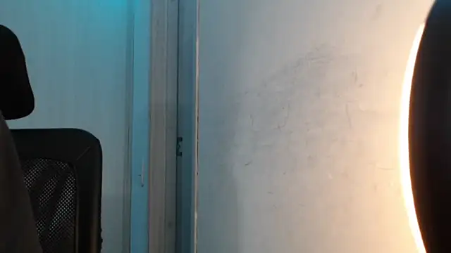 Snapshot of Juanmres chatting on October 14, 2025, 9:47 pm Juanmres online show from October 14, 2025, 9:47 pm