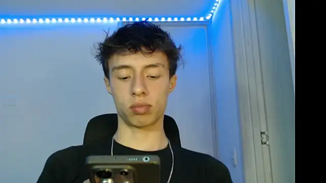 Snapshot of Juanmres chatting on October 22, 2025, 3:28 am Juanmres online show from October 22, 2025, 3:28 am