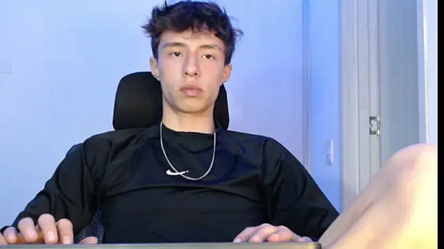 Snapshot of Juanmres chatting on October 18, 2025, 2:57 am Juanmres online show from October 18, 2025, 2:57 am