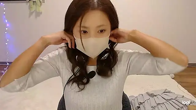 hinano JP online show from November 4, 2025, 1:31 am