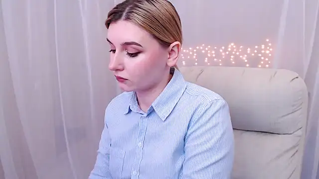 Snapshot of Freya_Celestial chatting on March 2, 2025, 10:37 am Freya Celestial online show from March 2, 2025, 10:37 am