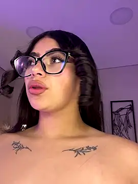 Snapshot of Zoe_Banks_ chatting on September 18, 2025, 1:03 pm Zoe Banks online show from September 18, 2025, 1:03 pm