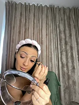 RaisaSalvi online show from March 27, 2026, 9:21 am