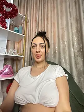 Snapshot of RaisaSalvi chatting on February 13, 2026, 8:47 am RaisaSalvi online show from February 13, 2026, 8:47 am