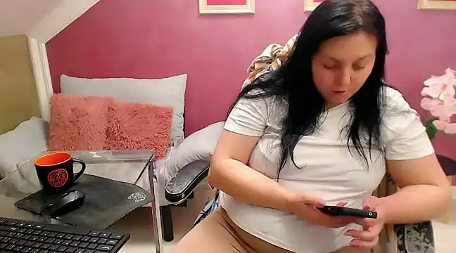 Snapshot of Wetandnaughtyxx chatting on February 18, 2025, 11:11 am Wetandnaughtyxx online show from February 18, 2025, 11:11 am