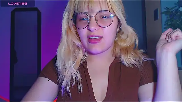 Snapshot of Hinako0Satorii_ chatting on March 20, 2025, 2:29 am Hinako0Satorii online show from March 20, 2025, 2:29 am