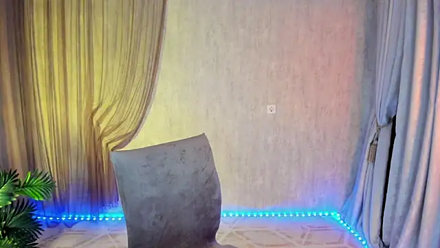 MonicaCheerful online show from November 19, 2025, 11:54 am