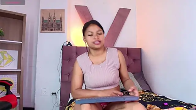 CamiilaReyes online show from May 31, 2026, 1:06 pm