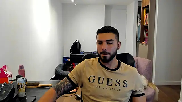 Snapshot of lorenzo_blanc chatting on February 25, 2025, 6:03 am lorenzo blanc online show from February 25, 2025, 6:03 am