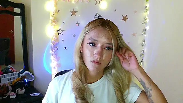 Snapshot of Lya1_ch chatting on August 2, 2026, 10:29 pm Lya1 ch online show from August 2, 2026, 10:29 pm