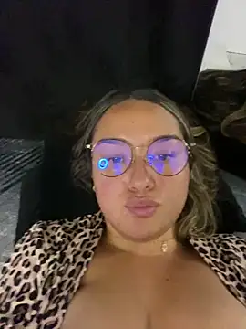 Snapshot of Iam_Cassi chatting on February 18, 2025, 12:15 am Iam Cassi online show from February 18, 2025, 12:15 am