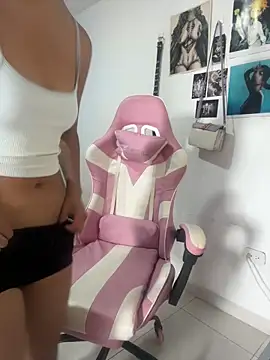 LiLy kIndly online show from April 5, 2026, 7:42 pm