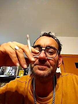 Snapshot of Hardasanut chatting on October 8, 2025, 9:04 pm Hardasanut online show from October 8, 2025, 9:04 pm