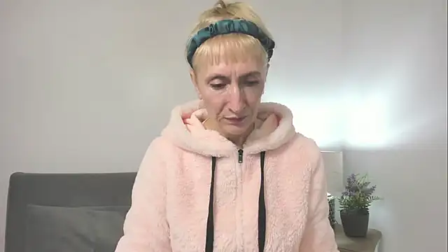 Snapshot of MargaretMilf69 chatting on October 16, 2025, 3:09 pm MargaretMilf69 online show from October 16, 2025, 3:09 pm