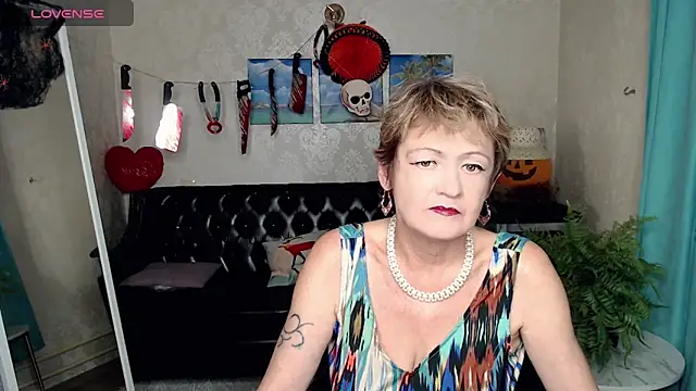 SexyGrandma  online show from October 23, 2025, 5:11 pm