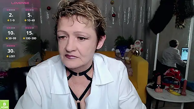 Snapshot of SexyGrandma_ chatting on January 17, 2026, 6:17 am SexyGrandma online show from January 17, 2026, 6:17 am
