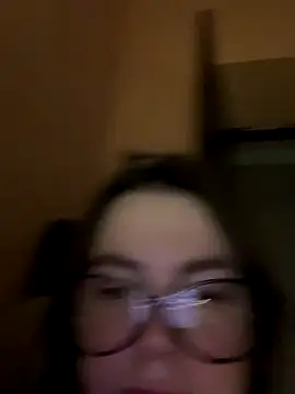 Snapshot of DearAlise chatting on December 21, 2025, 12:07 pm DearAlise online show from December 21, 2025, 12:07 pm