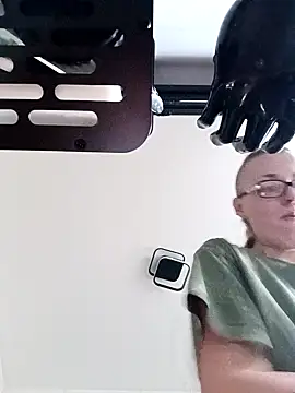 Snapshot of Astrid-Gilbert chatting on February 3, 2025, 3:17 pm Astrid-Gilbert online show from February 3, 2025, 3:17 pm