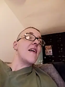 Snapshot of Astrid-Gilbert chatting on February 3, 2025, 8:03 pm Astrid-Gilbert online show from February 3, 2025, 8:03 pm