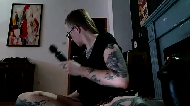 Snapshot of Astrid-Gilbert chatting on February 23, 2025, 12:51 am Astrid-Gilbert online show from February 23, 2025, 12:51 am