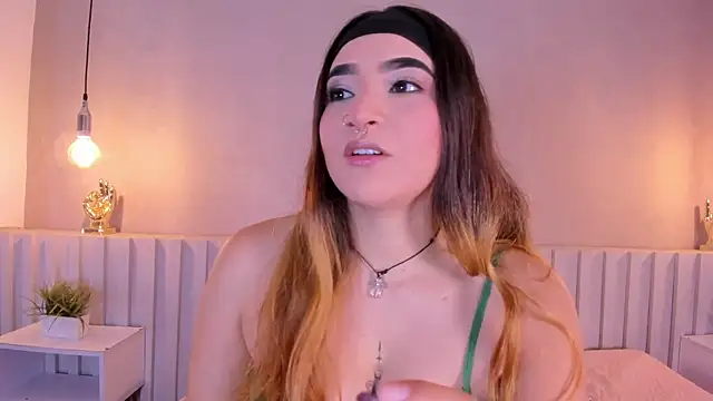 Shanntal  online show from January 11, 2026, 4:58 pm