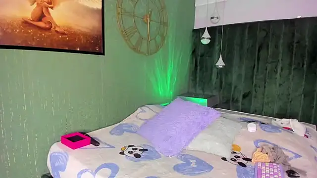 Snapshot of zoe_taylorr1 chatting on November 6, 2025, 5:00 am zoe taylorr1 online show from November 6, 2025, 5:00 am