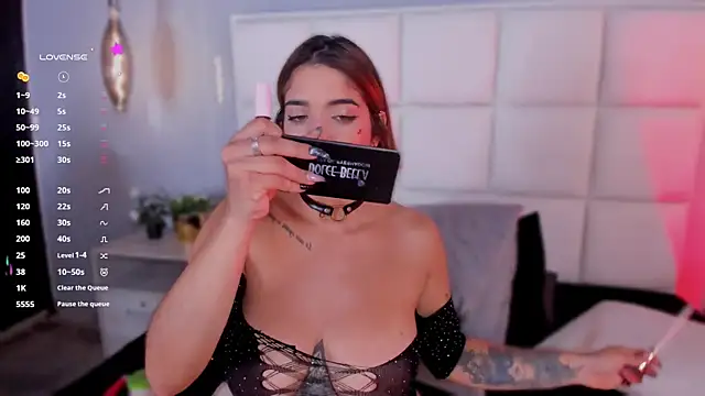 Hanna Vasquez online show from February 12, 2025, 12:48 am